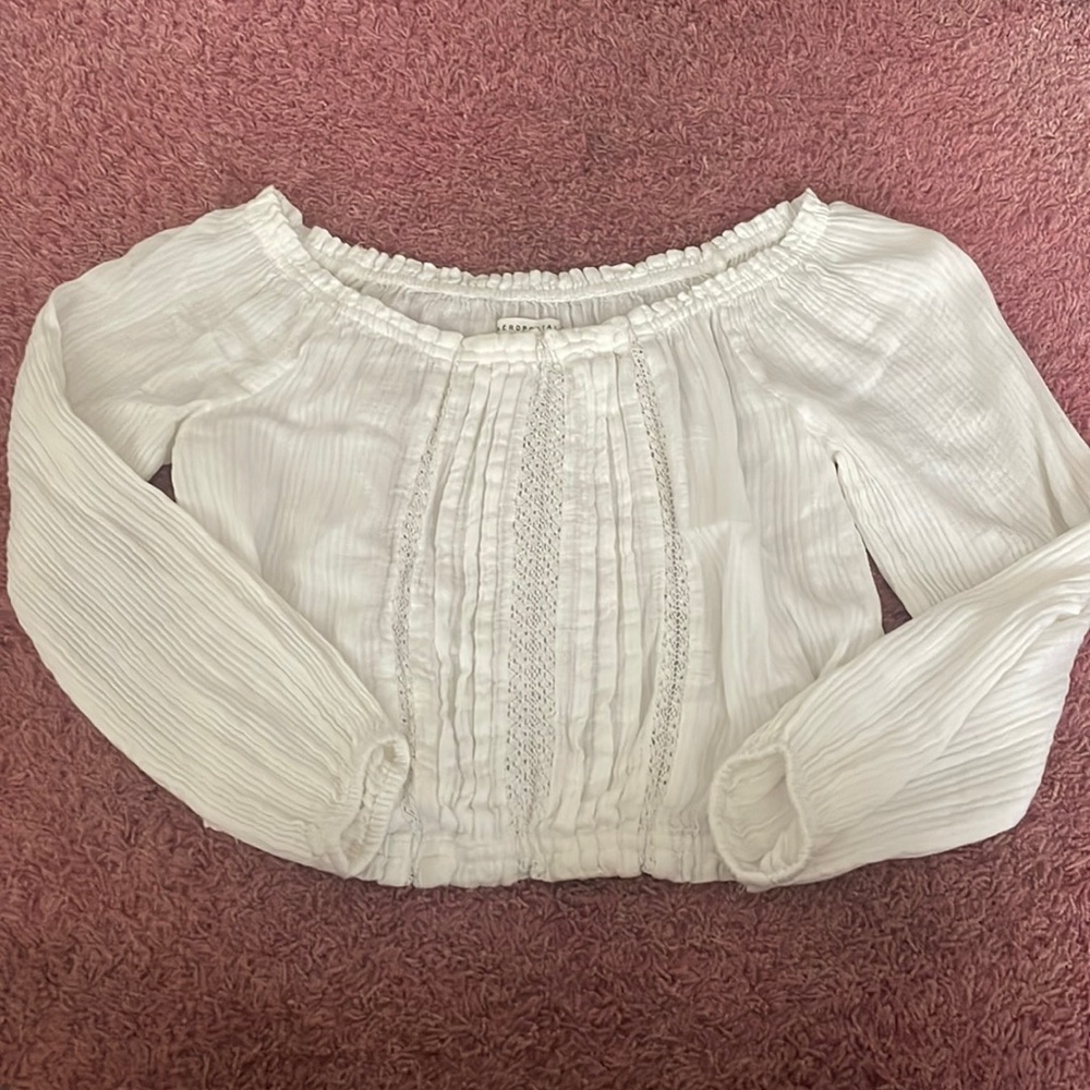 Size Medium, White Cropped Long Sleeve